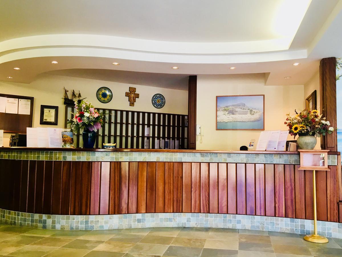 拉普罗多大酒店 泰拉奇纳 外观 照片